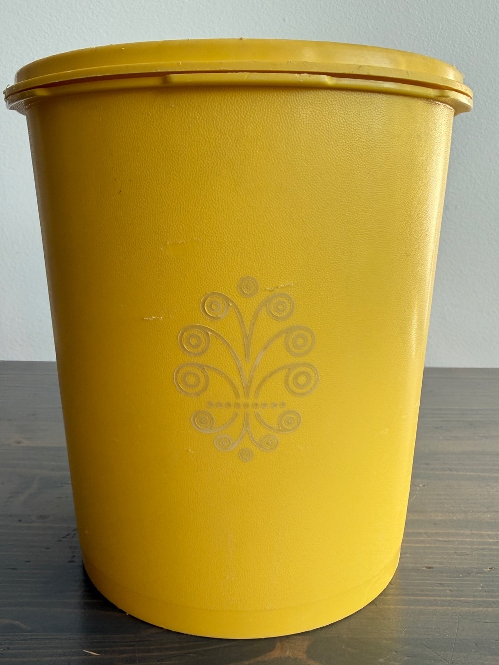 Vintage Tupperware Servalier
